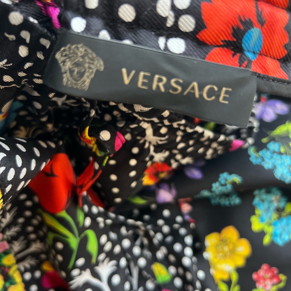 VERSACE Resort Silk Set - Picture 6 of 9